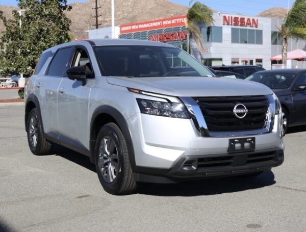 New 2024 Nissan Pathfinder S